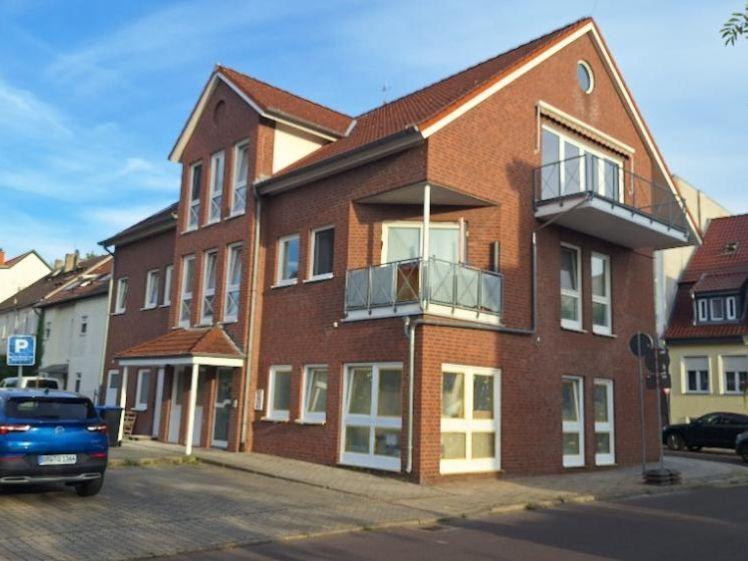 Modern sanierte und unkonventionell gestaltete 2-Raumwohnung mit Balkon - Foto 1
