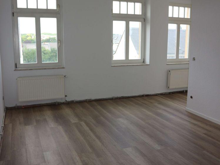Gut geschnittene Räume - Tageslichtküche mit Zugang zum Balkon - im DG - Foto 1