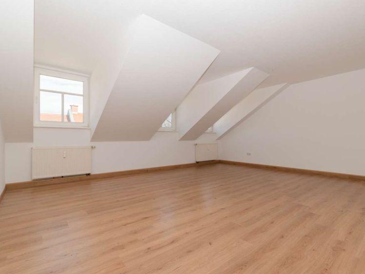 NEUES ZUHAUSE GEFUNDEN | 4-Raum-Wohnung mit Tageslichtbad - Foto 1