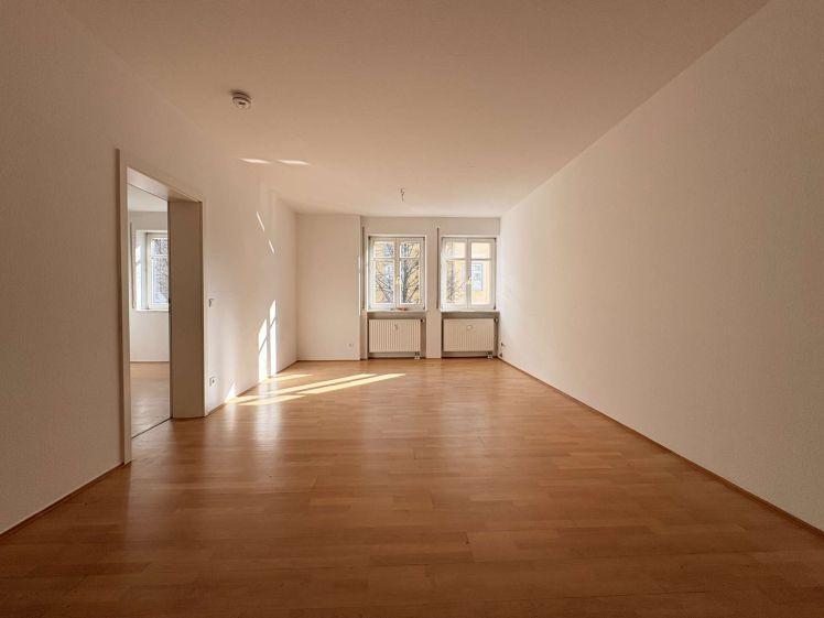 2 Raumwohnung mit Balkon + Aufzug im Herzen von Chemnitz! - Photo 1