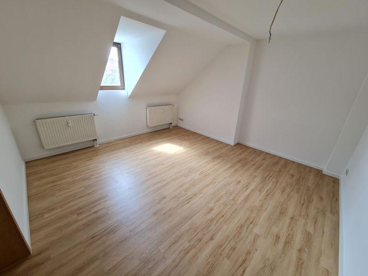 + + + 2,0-Zimmerwohnung mit Einbauküche und Designbelag + + + - Foto 1