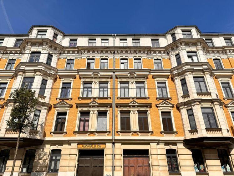 Schöne 4 Raumwohnung im Altbau mit Balkon! - Foto 1