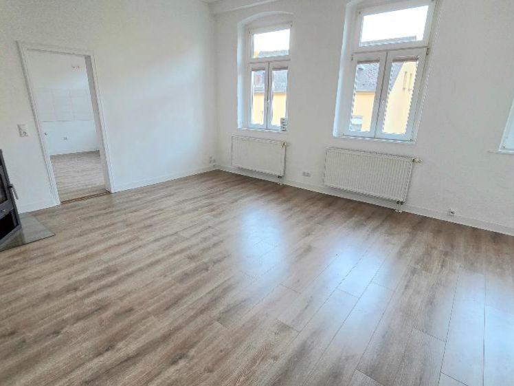 Tolle 5-Zimmer-Whg. mit Kaminofen - Foto 1