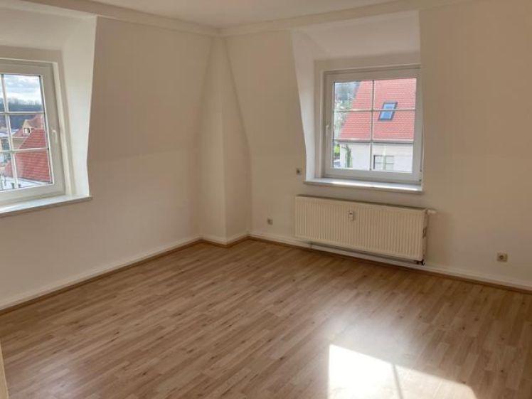 Gemütliche 2-Zimmer mit Laminat und Wannenbad in ruhiger Lage! - Photo 1