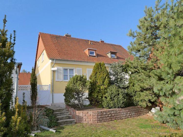 (EF0619_M) Weimar: Apolda, Bezug nach Totalsanierung in ein kleines möbliertes Wohnhaus mit Garten und Terrasse - Foto 1