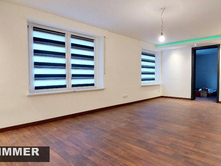 neu saniert, mit Garage und Terrasse und Lichtkonzept - Foto 1