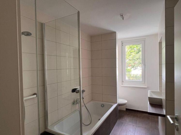 2-Raum-Wohnung mit modernem Grundriss und Balkon - Photo 1