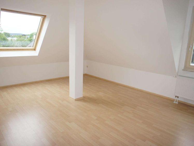 Wohnen in TOP Lage - Dachgeschoss - Balkon - Frei ab 1.2.27 - Foto 1