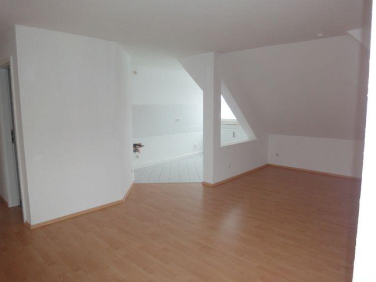 Frei ab 1.5.25 - DG = 3.OG mit offener Küche u.v.m. - Foto 1
