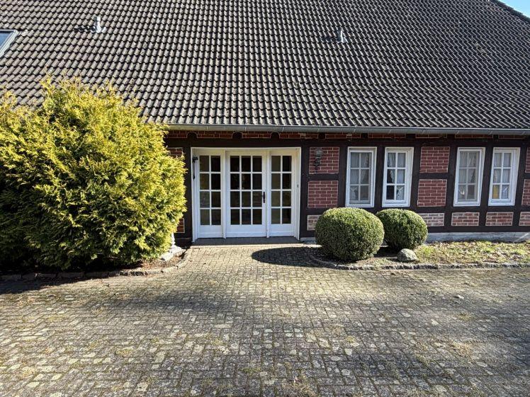 Wohnung im Erdgeschoss - Charmantes Fachwerkhaus mit großem Garten und Kamin Wohnen im Grünen - Foto 1