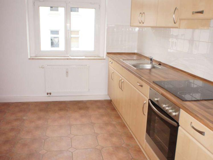 2. OG - Balkon -geräumige Küche - EBK *** ! frei ab 1.9.26 - Foto 1