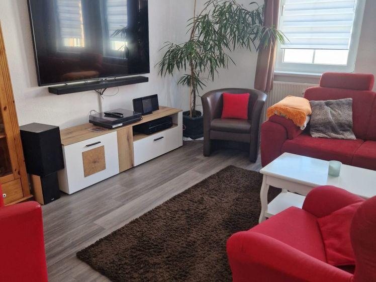 Sanierte 4-Raum-Wohnung mit Balkon in Ilmenau - Photo 1