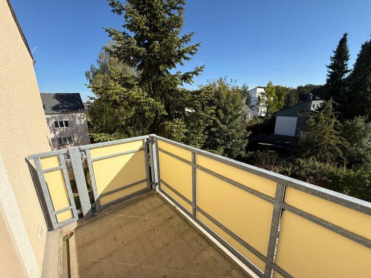 Tolle DG-2-Raum-Wohnung mit Balkon im Zentrum von Limbach-Oberfrohna - Foto 1
