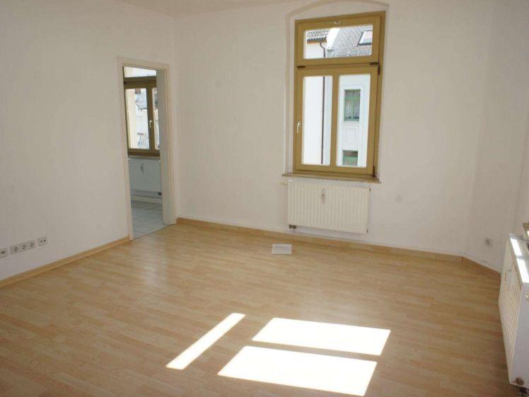 Frei ab 1.12.26 - Helles Wohnzimmer - 2. OG - Bad mit Wanne und Lift ! - Photo 1