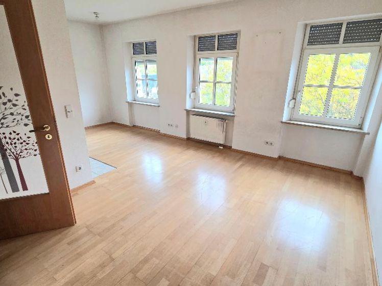 Niedliche 2-Raum Whg. mit EBK und Aussenjalousien - Foto 1