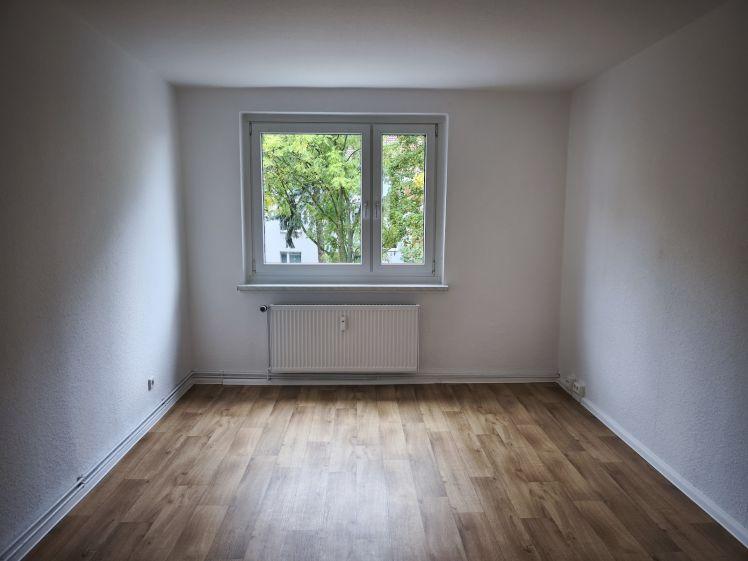 Schöne Dreiraumwohnung in der ersten Tage zum kleinen Mietpreis! - Photo 1
