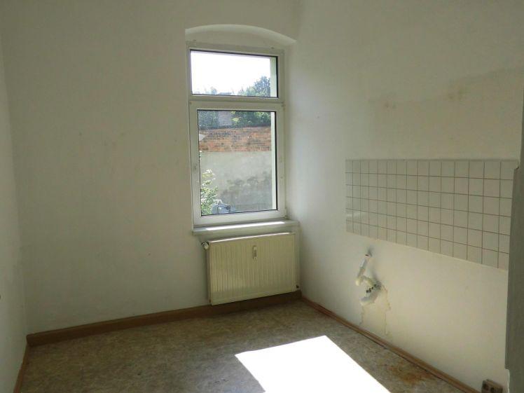 3-Zimmer - EG - Wohnung mit Gartennutzung in ruhiger Stadtlage zu vermieten! Im Hausgarten befindet sich eine Sonnenterrasse und Rasenfläche! Ein PKW-Stellplatz im Hof kann angemietet werden. - Foto 1