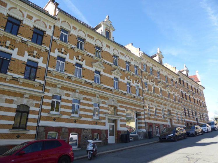 Stadtparknähe... 2 Zimmer Dachgeschoss Wohnung mit Einbauküche und Balkon - Foto 1