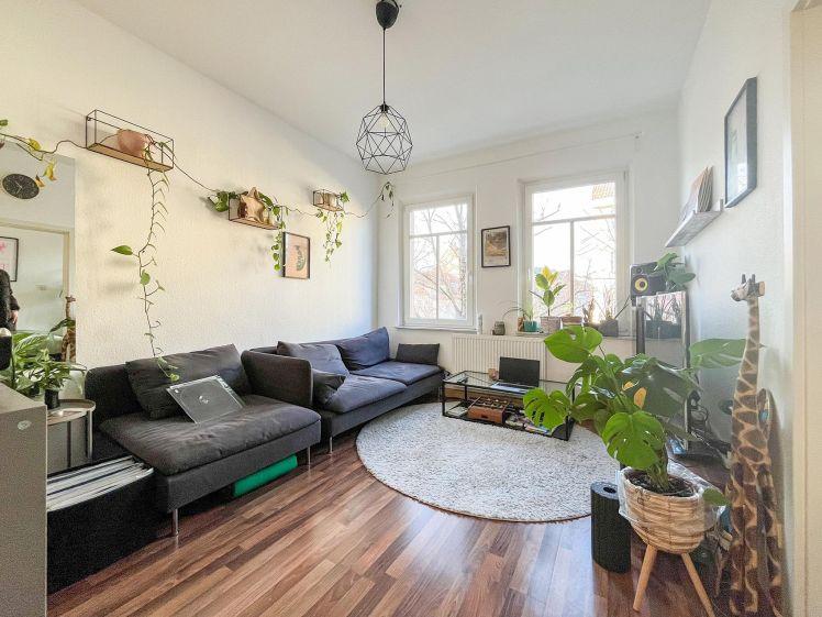 Sanierte Altbauwohnung mit Einbauküche! - Foto 1