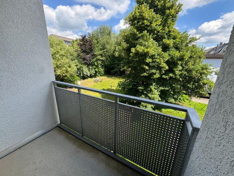 TOP-Whg. im 1.OG / Laminat / Balkon u.v.m. - Foto 1