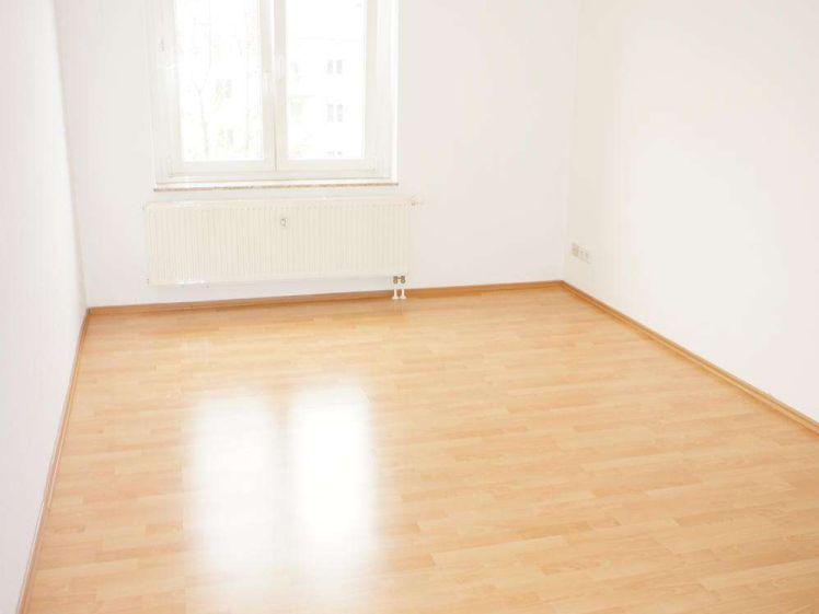 2. OG ! Balkon / Schlaf- und Wohnzi. zum Innenhof** - Photo 1