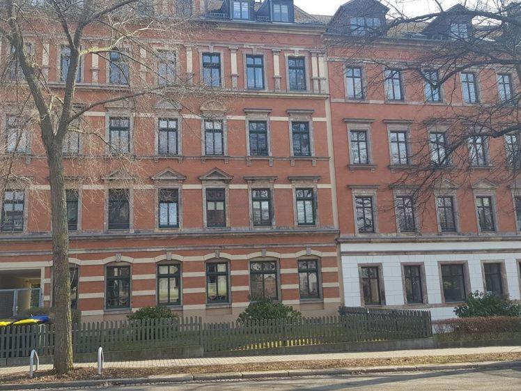 Kompakte 3-Zimmer mit Laminat, Balkon und Wannenbad in guter Lage! Vormieter verkauft EBK! - Photo 1