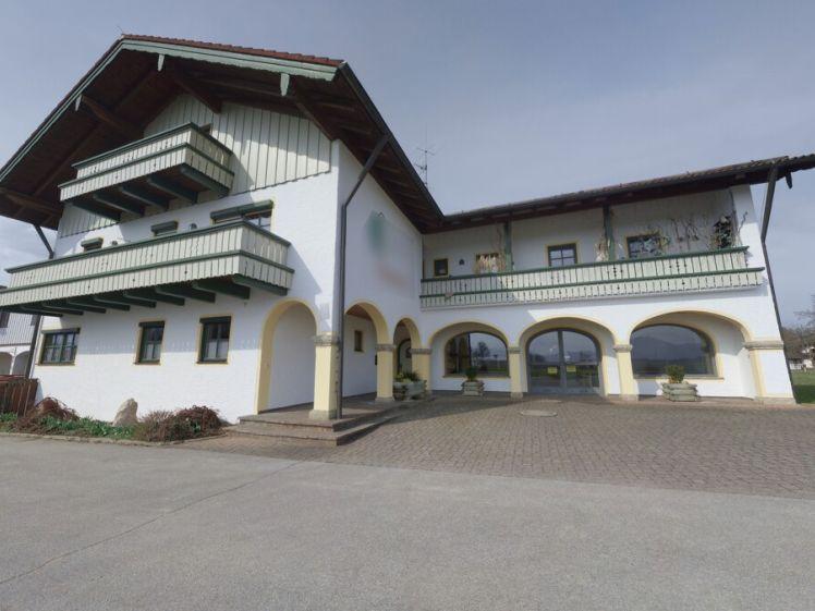 Attraktive, großzügige 3-Zimmer-Mietwohnung mit Galerie und Balkon in Ainring - sofort verfügbar! - Photo 1