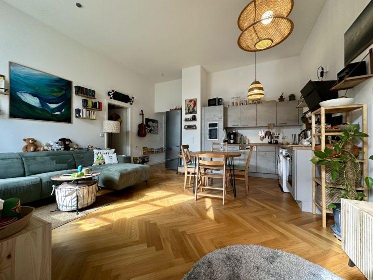 +++ 3-Zimmer-Wohnung mit großer Terrasse u. Balkon im Denkmalobjekt +++ - Foto 1