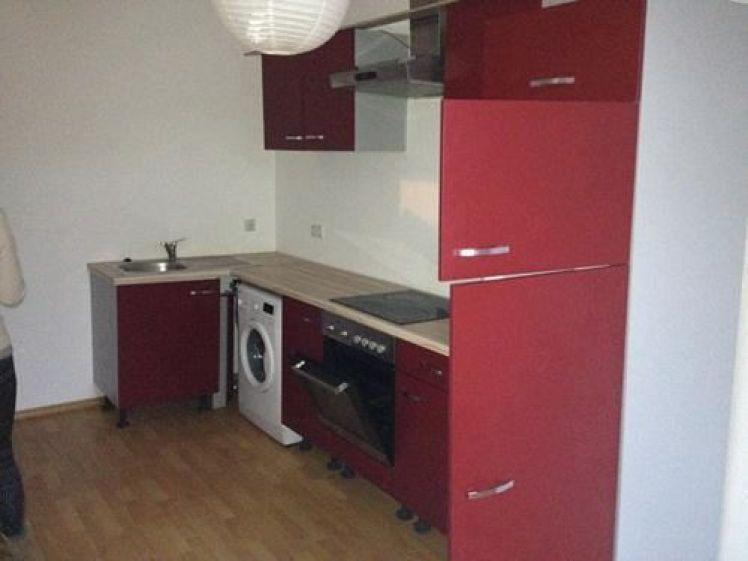 Großzügige 3-Zimmer mit Abstellraum, Laminat, Riesenküche, EBK und Wannenbad in uninaher Lage!! - Photo 1