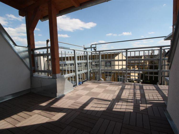 ++ Attraktive Dachwohnung mit Dachterrasse im Westend ++ - Foto 1