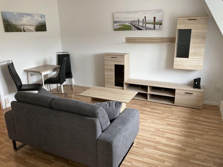 Vollmöbliertes Dachgeschoss-Apartment im Herzen von Gera für Azubis, Studenten und Pendler. - Foto 1