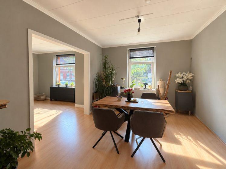 Zentral gelegene 4-Zimmer-Wohnung mit Loggia - Foto 1