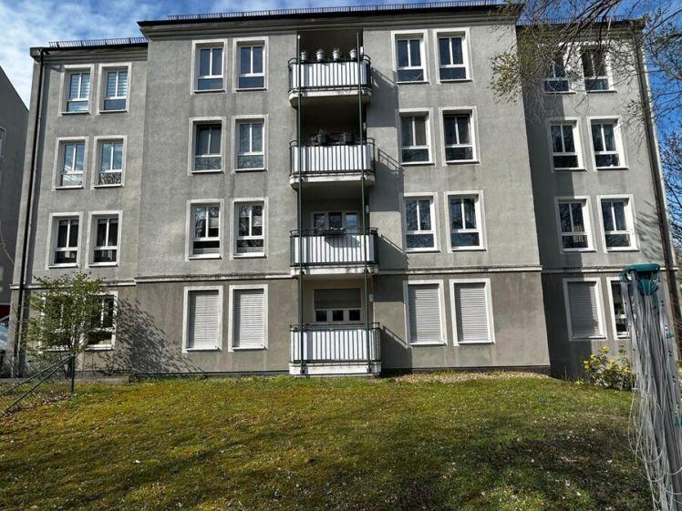 NEU renoviert! 2 Zimmerwohnung mit Balkon im Erdgeschoß - Photo 1