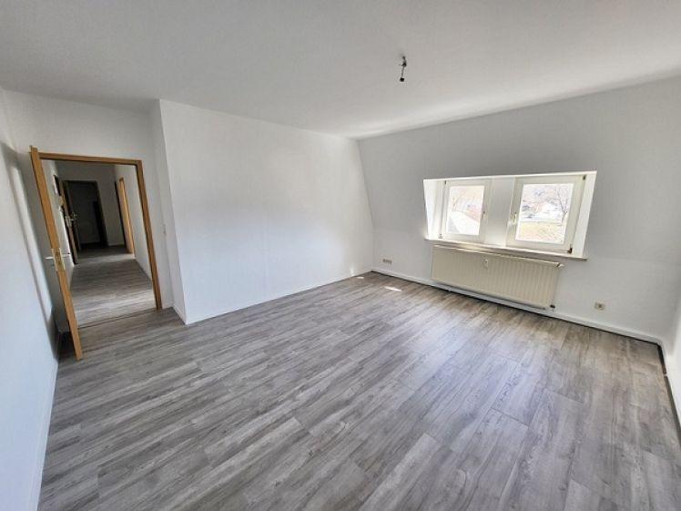 2-Raum-Dachgeschoß-Wohnung neu renoviert - Foto 1