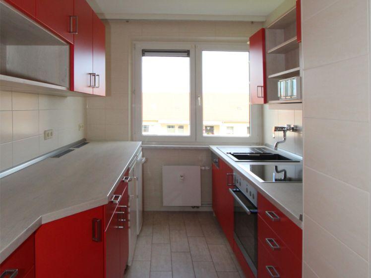 Klasse Wohnung mit EBK, Balkon und Tageslichtbad! - Foto 1