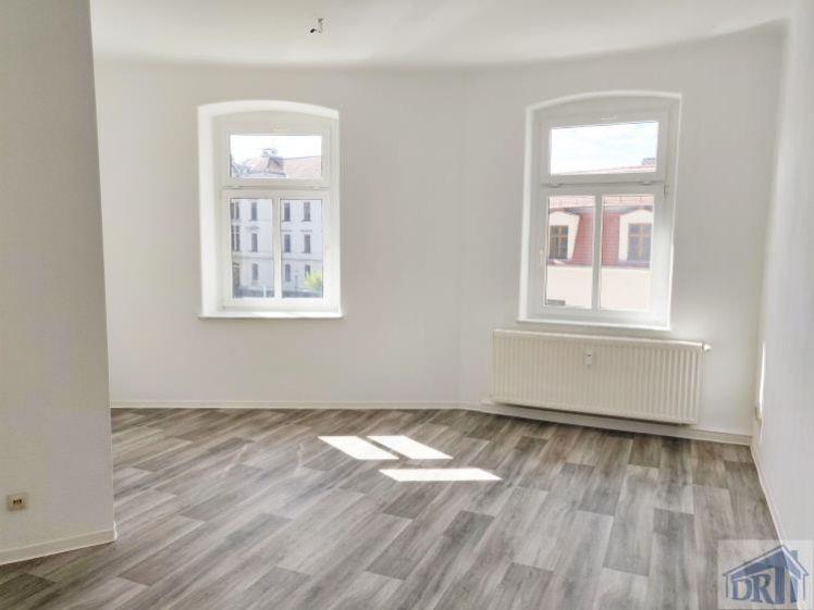 Gut und günstig wohnen! Direkt neben Stadtzentrum. - Photo 1