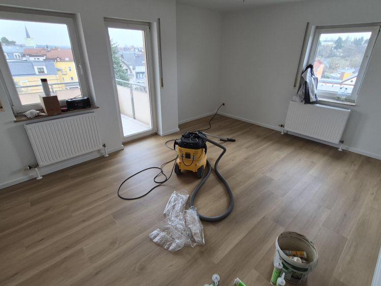 + + + Top geschnittene 2 Zimmer Wohung mit Balkon, Dusche und Wanne + + + - Foto 1