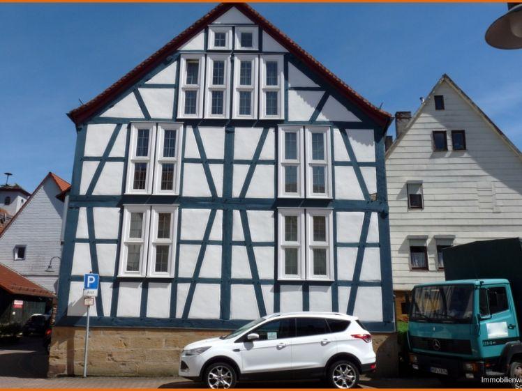 Wohnen und Arbeiten unter einem Dach! Wohn- u. Geschäftshaus in zentraler Lage von Salmünster - Photo 1
