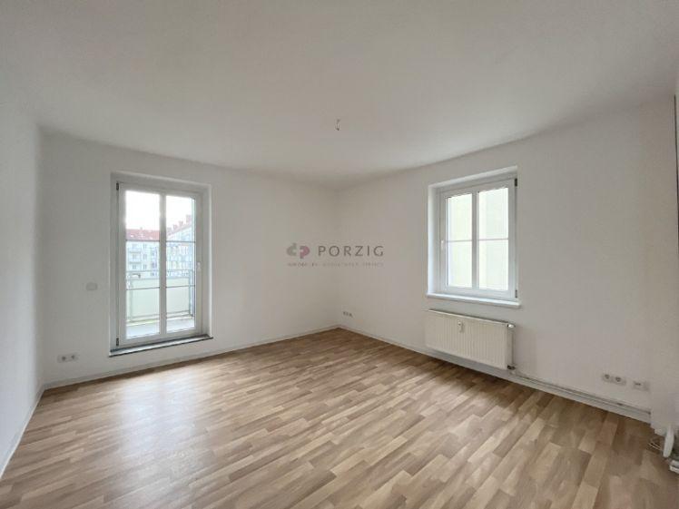 Sonnig. Hell. Perfekt für Singles – Wohnung mit Balkon - EBK möglich - Foto 1