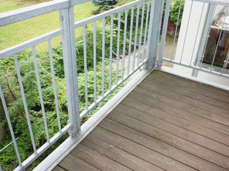 3. OG. Laminat + Balkon + Bad mit Wanne !!! - Photo 1