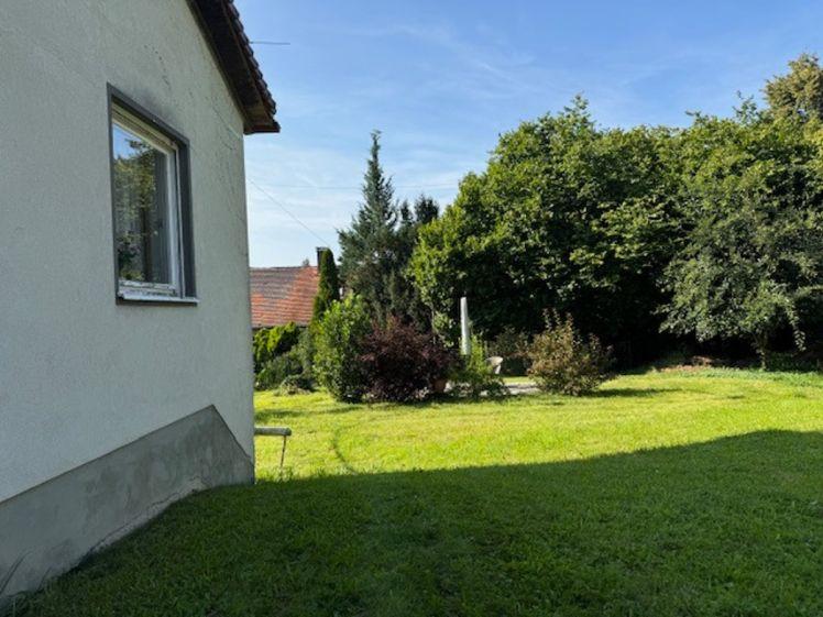 Dachgeschosswohnung in Neusäß zu vermieten. - Foto 1