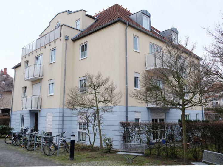 frei ab 01.07.2026: 2-Raum-Wohnung mit Einbauküche und Balkon, Lademöglichkeit für E-Auto - Foto 1