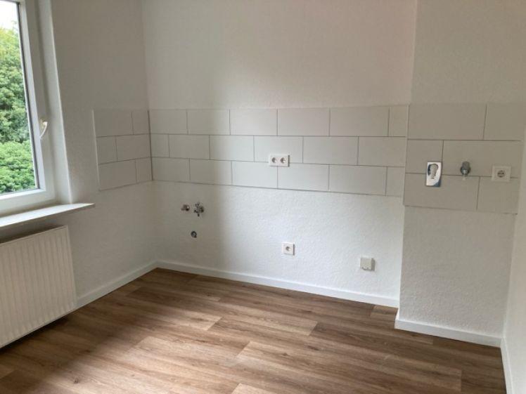 Erstbezug nach Sanierung - helle 3-Zimmer-Wohnung im 1. OG - Photo 1