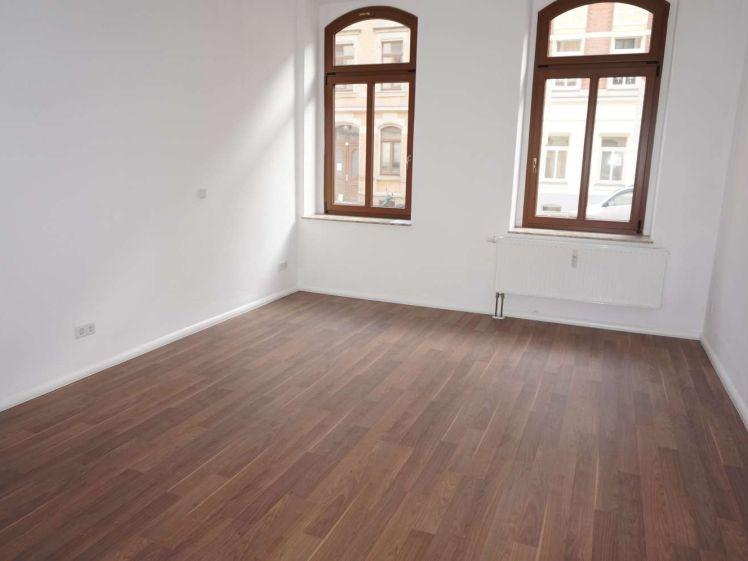 Frei ab 1.12.26 !Moderner Grundriss - Laminat + Einbauküche möglich ! - Photo 1