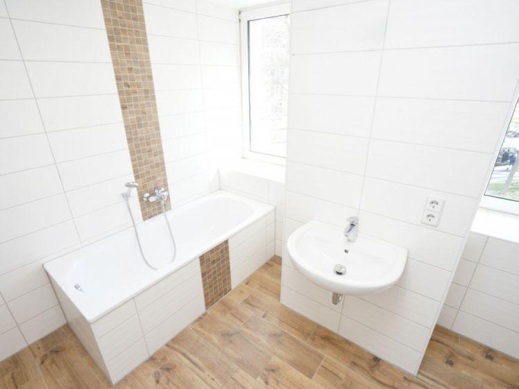 2 Balkone / Wanne & Dusche / Fenster mit Bad - Foto 1