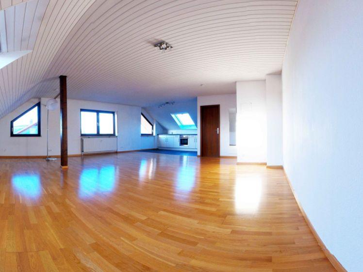1 Zimmer - Dachgeschoss - Woh­nung in Lahr-West mit Einbauküche ab 01. Oktober zu vermieten - Photo 1