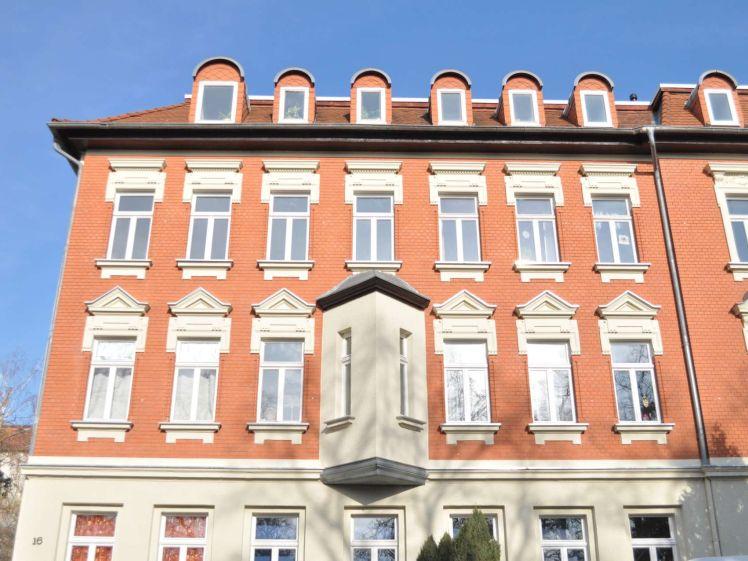 ELEGANTER ALTBAUCHARME TRIFFT MODERNES WOHNGEFÜHL ÜBER DEN DÄCHERN VON GOHLIS - Foto 1