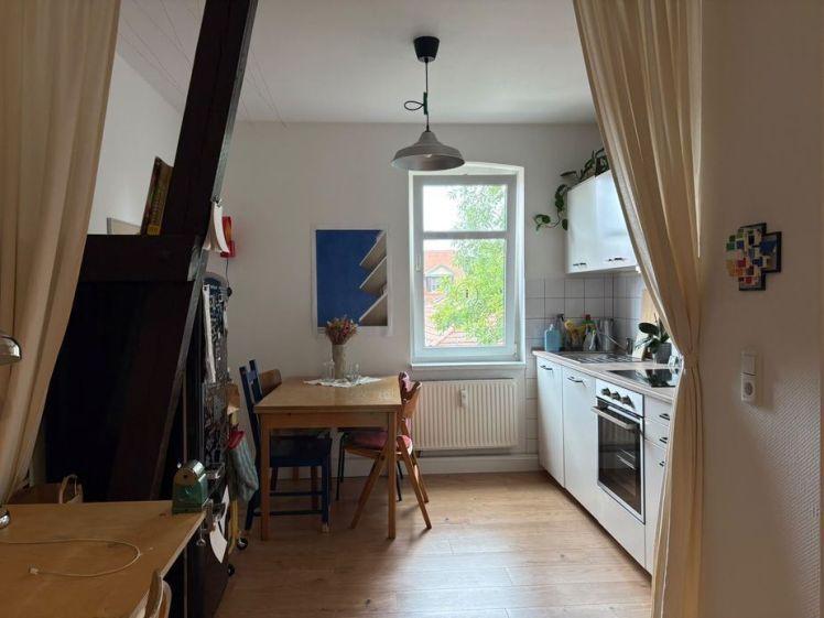 Weimar* Westvorstadt* san. Altbau* gemütliche 1 Zimmer-Whg.* EBK* Tageslichbad mit Dusche - Foto 1