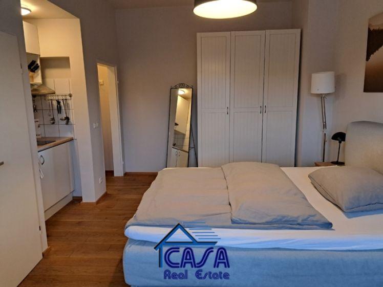 Fußläufig zur Schweizer Strasse: hochwertig eingerichtetes 1 Zimmer Apartment mit separater Küche - Foto 1