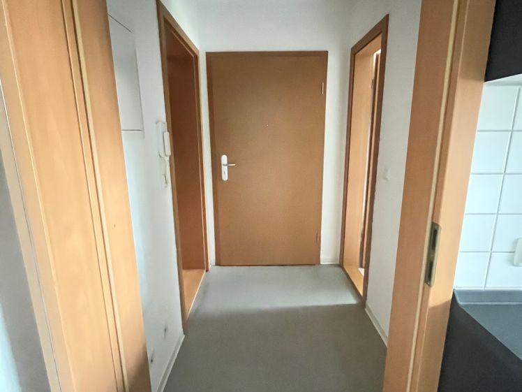 Gemütliche 2-Raumwohnung mit moderner Einbauküche in Lauta-Nord – Ihr neues Zuhause wartet! - Photo 1